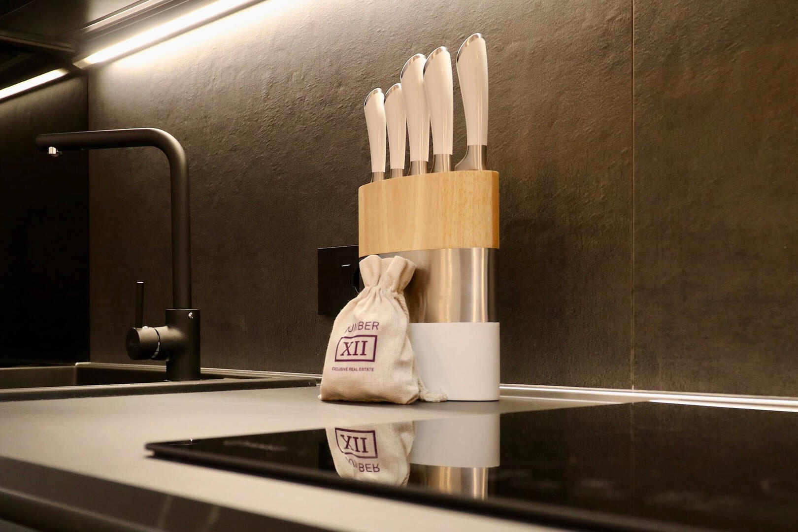 Fully equipped, custom-made CREO kitchen with all appliances.