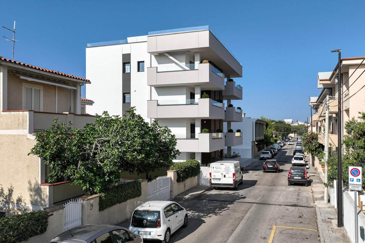 Luxe 2BR AZULIS Apartment#7 with Terrace & Parking